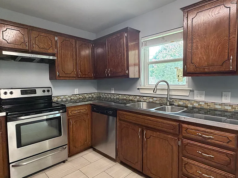 4721 Cypress Ave — Photo 6