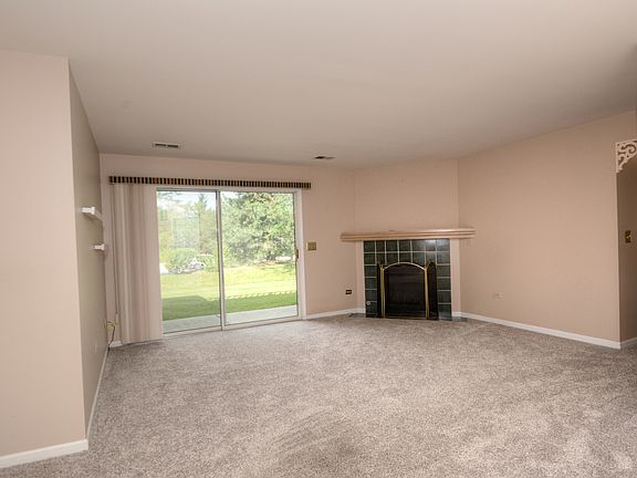 3rd image of 2514 Charleston Dr Unit 7