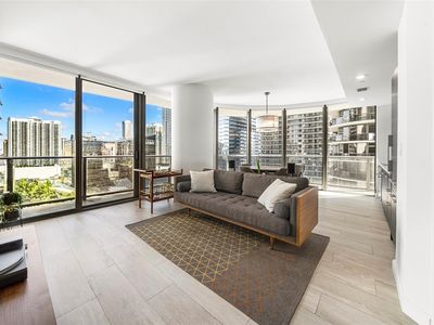 55 SW 9th St APT 1701, Miami, FL, 33130