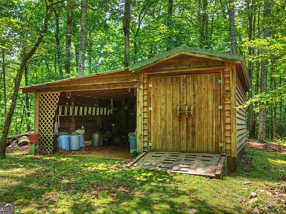 5th image of 221 Shade Tree Ln #15