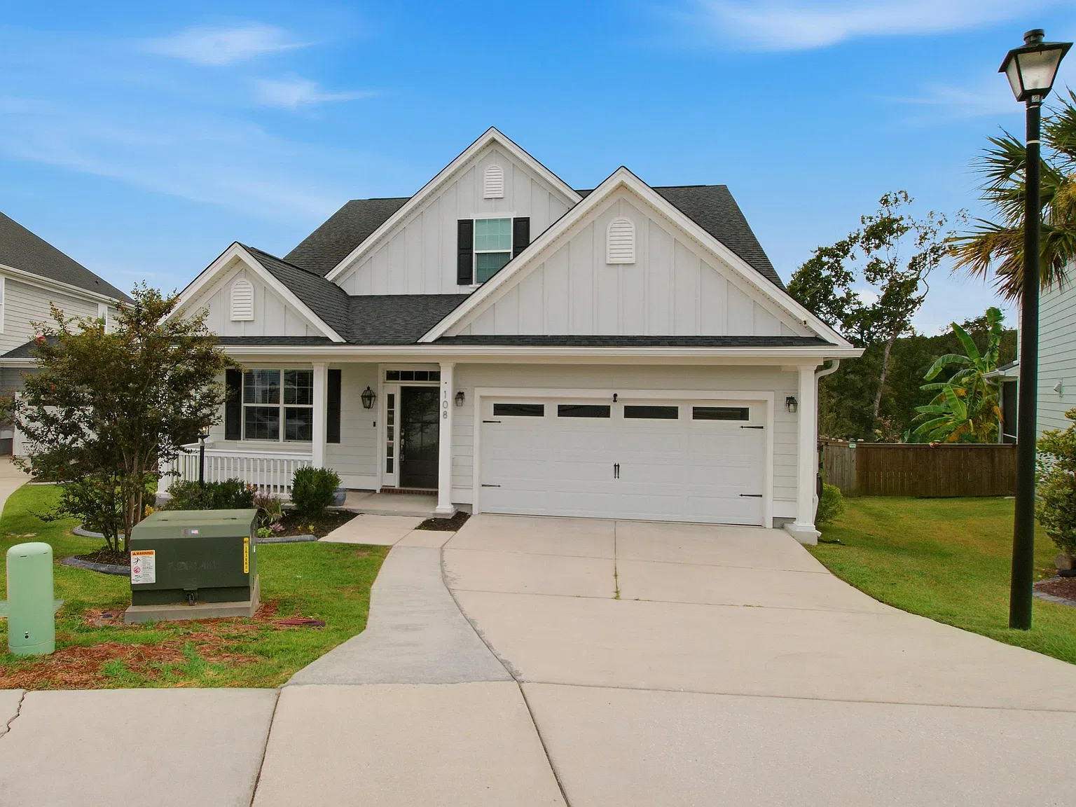 4 bed, 2700 sqft, $2,900 — Photo 1