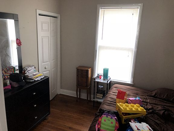 5th image of 2542 N Newcastle Ave APT 2