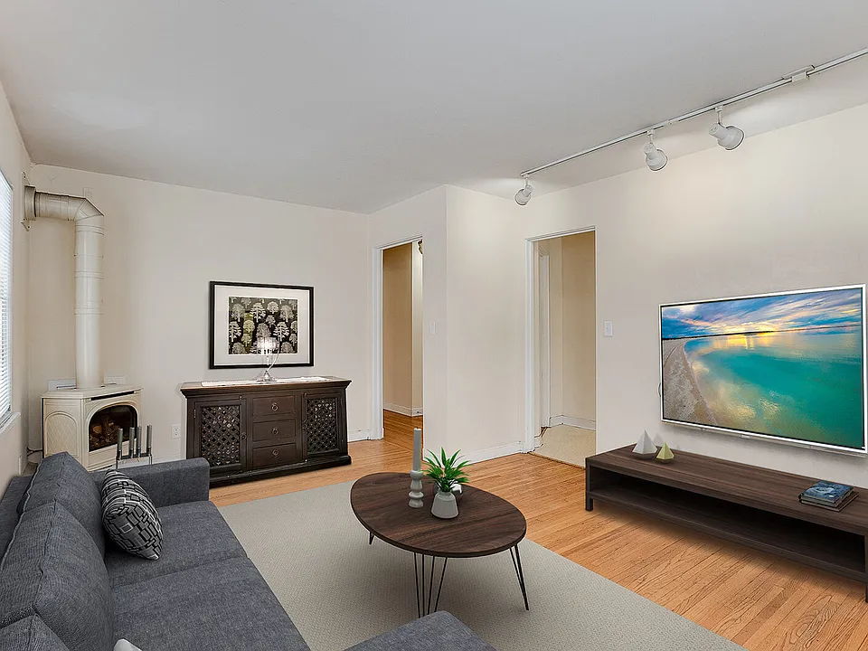 123 26th St W
