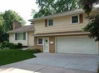 2921 Sumter Ave N, New Hope, MN 55427