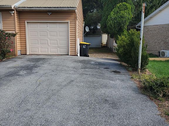 3rd image of 117 Mountain Blvd #1