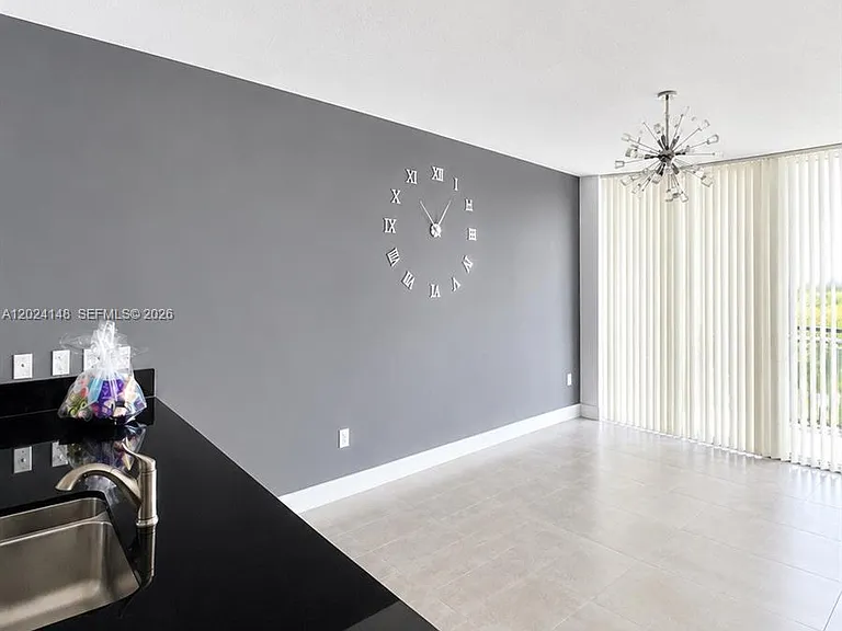 79 SW 12th St #1405 — Photo 1