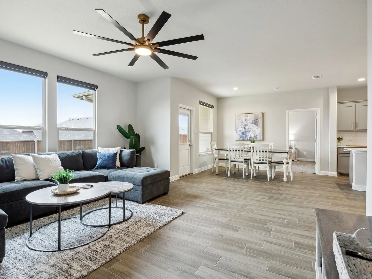 4 bed, 1850 sqft, $6,804 — Photo 3