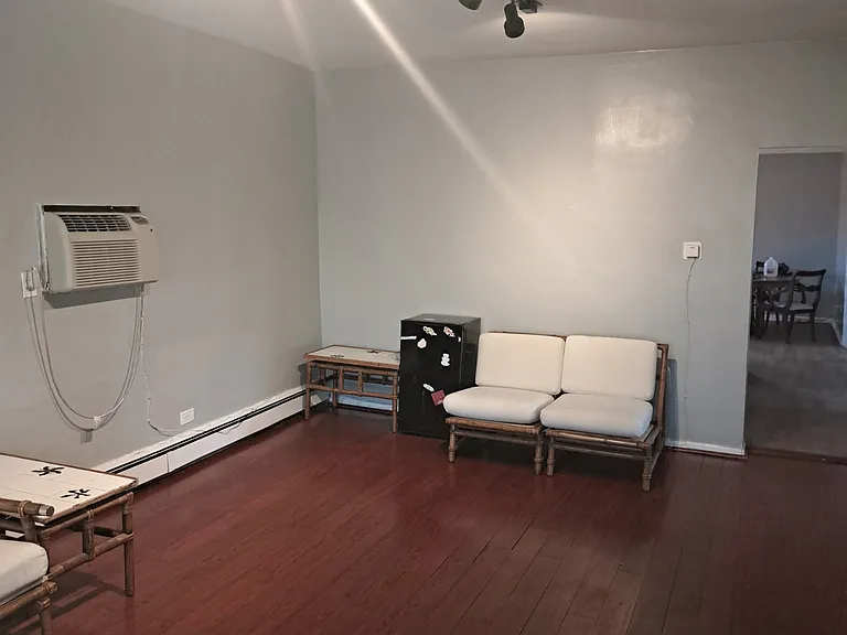 712 S Carpenter St — Photo 5