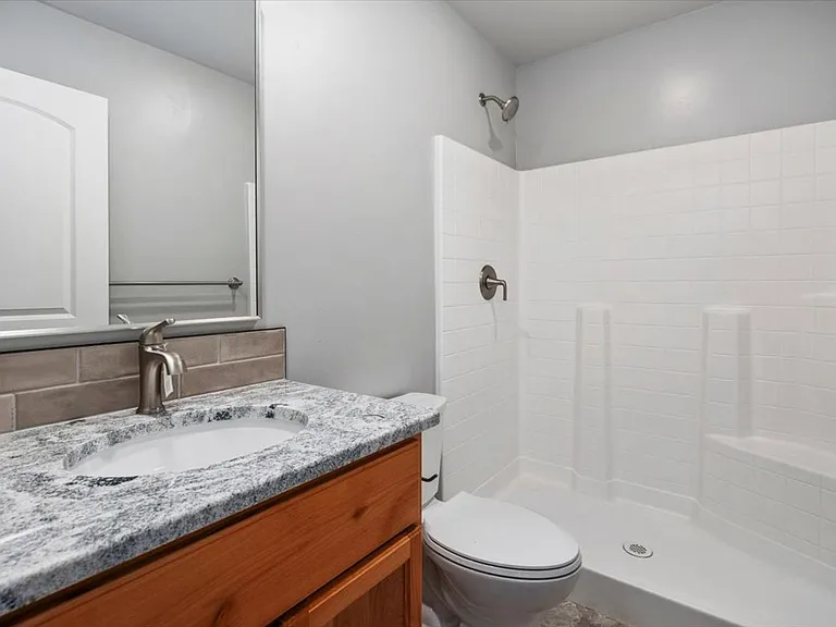 254 Monroe St — Photo 19