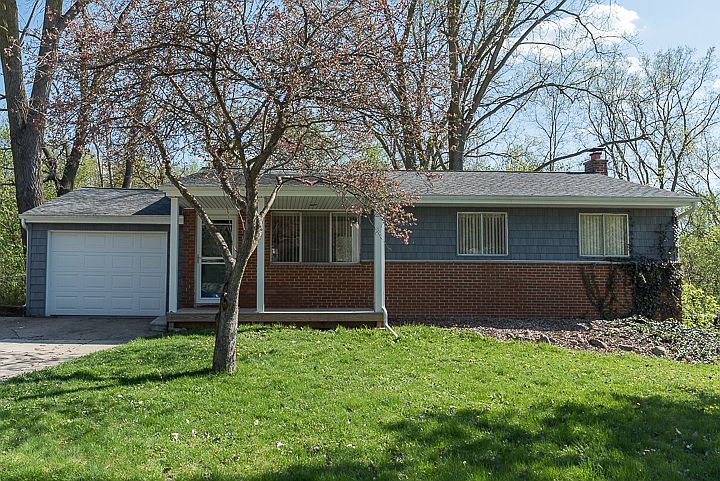 1st image of 362 Larkspur St
