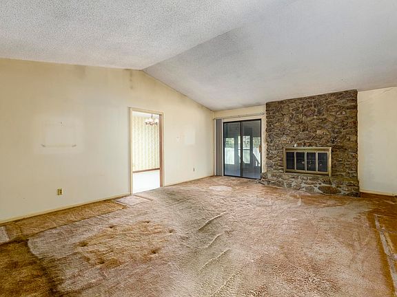 3rd image of 3112 Valley Park Dr