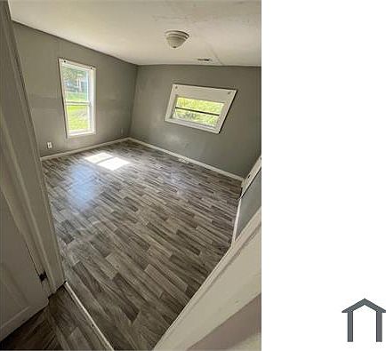 3rd image of 4402 Highland Rd