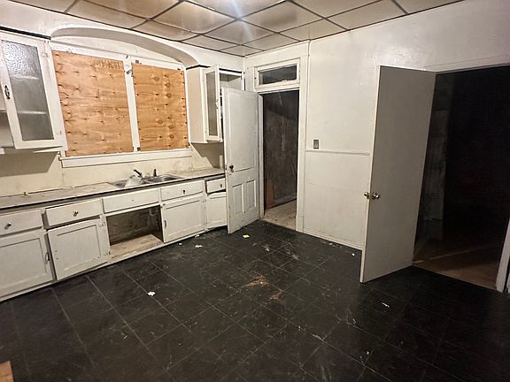 5th image of 2358 Ringgold Ave