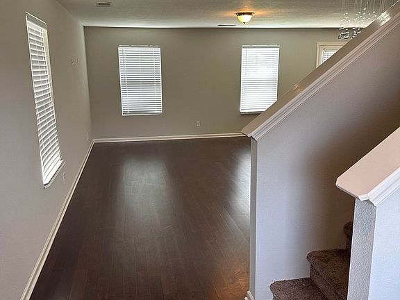 2nd image of 186 Cloverbrook Dr