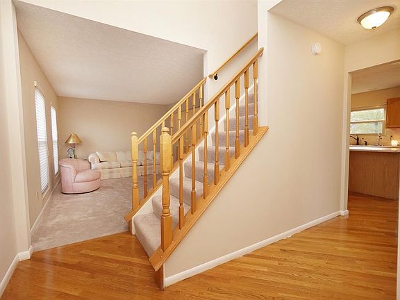 3rd image of 8411 Cameron Ct