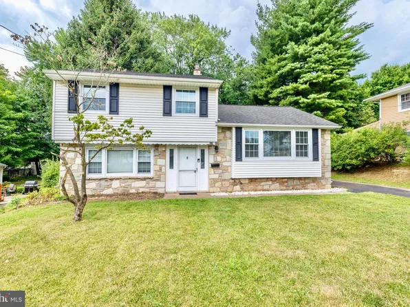 429 Robin Rd, Hatboro, PA 19040