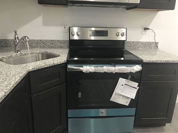 2nd image of 3326 N 17th St Floor 2