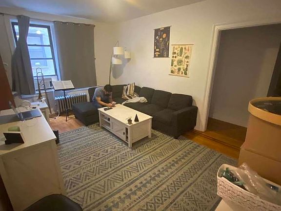 4th image of 28-32 35th St #3D