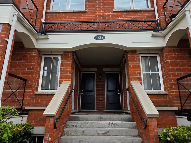39 Hays Blvd #19 — Photo 3