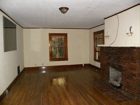 2957 Homewood Dr, Memphis, TN 38128