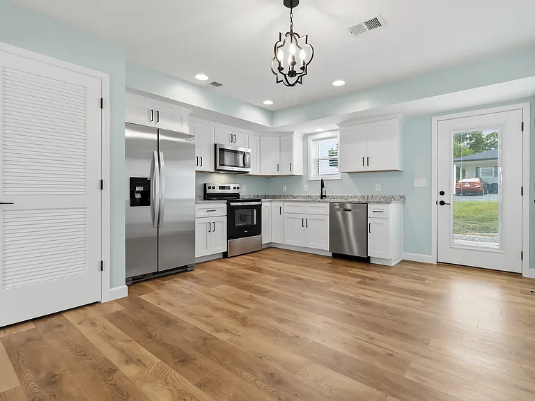 250 Meadow Dr #2 — Photo 9