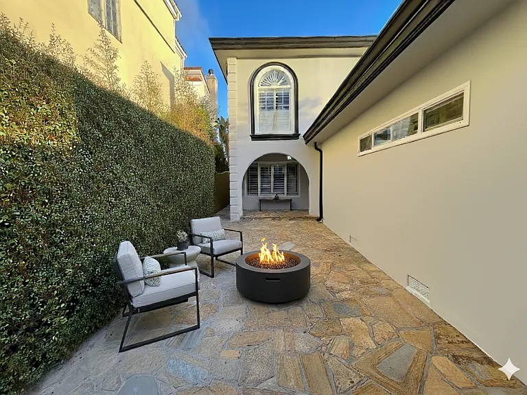 Private courtyard