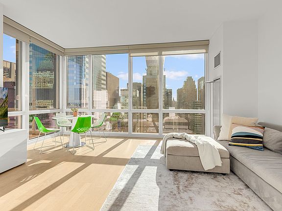 2nd image of 247 W 46th St APT 4104