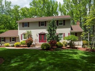 7 King Arthurs Ct, Edison, NJ 08820