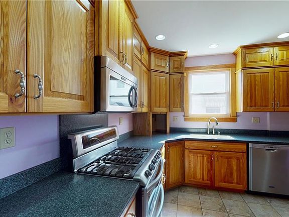 5th image of 746 Rotch Ave NE
