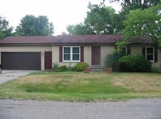 21702 Jacksonville St, Farmington Hills, MI 48336