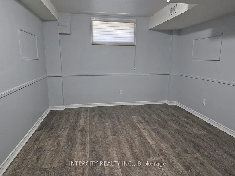 346 Crofters Rd #BASEMENT — Photo 8