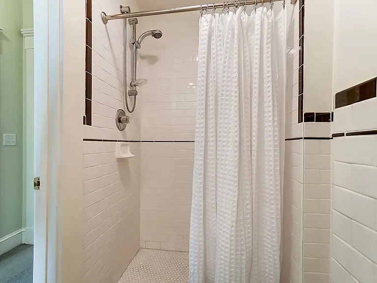 332 Milton St #2 — Photo 16