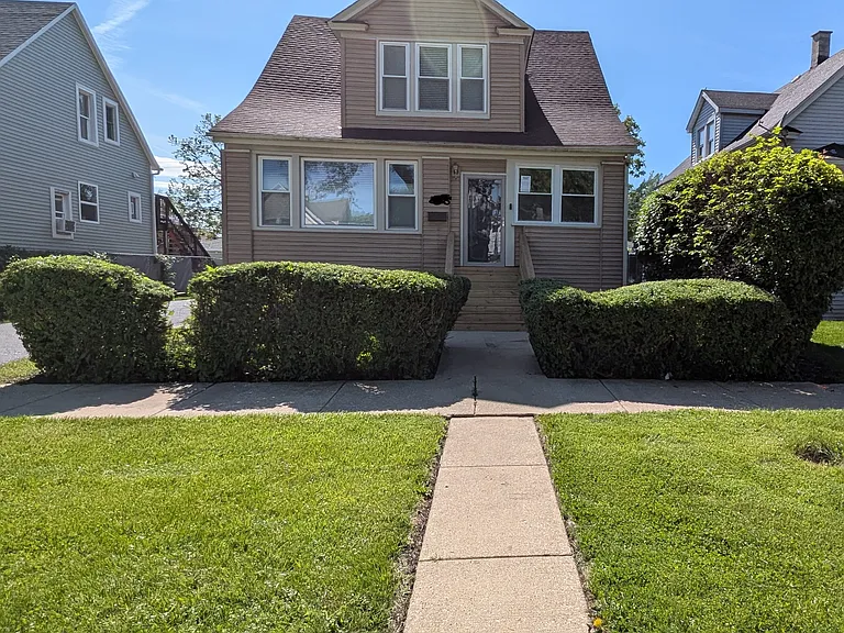 S 14th Ave — Photo 1