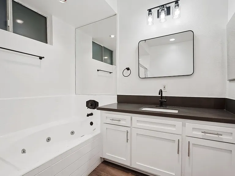 4532 Murietta Ave — Photo 30