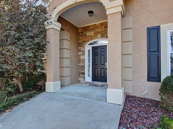 3rd image of 15 Barrington Bluff Ct