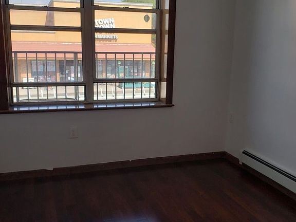 4th image of 755 4th Ave #2L