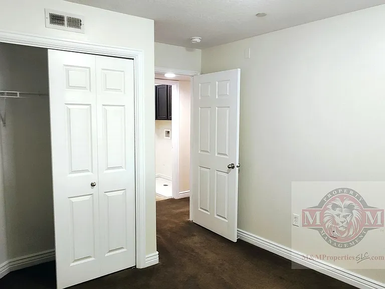 104 E Resaca Dr #E2 — Photo 18