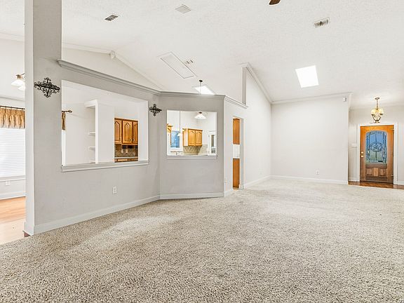 2nd image of 3325 Sherwin Dr