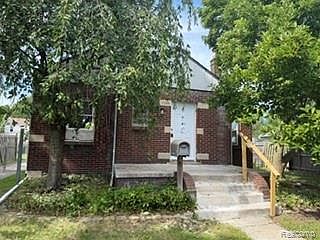 2nd image of 7588 Pelham Rd