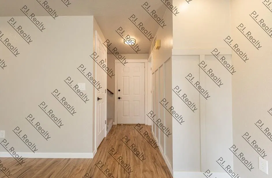 3 bed, 1354 sqft, $2,300 — Photo 4