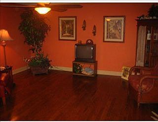 3rd image of 537 N Millet Ave