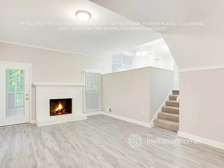 542 Allana Ct — Photo 2