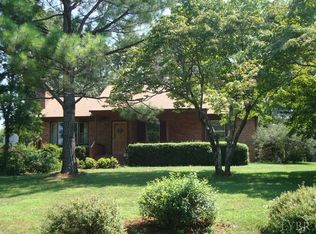 102 Ivy Lea Dr, Forest, VA 24551