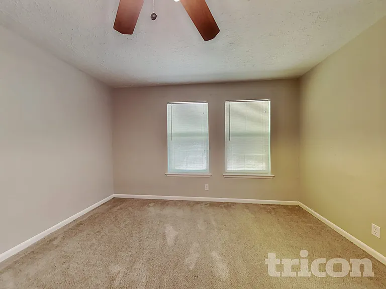 13307 Venice Cir — Photo 6