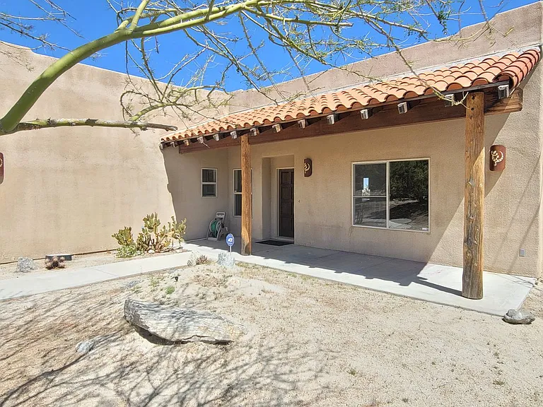 6231 Mirlo Rd — Photo 15