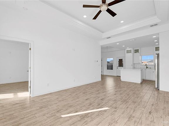 4th image of 10917 N Sugar Bear Dr
