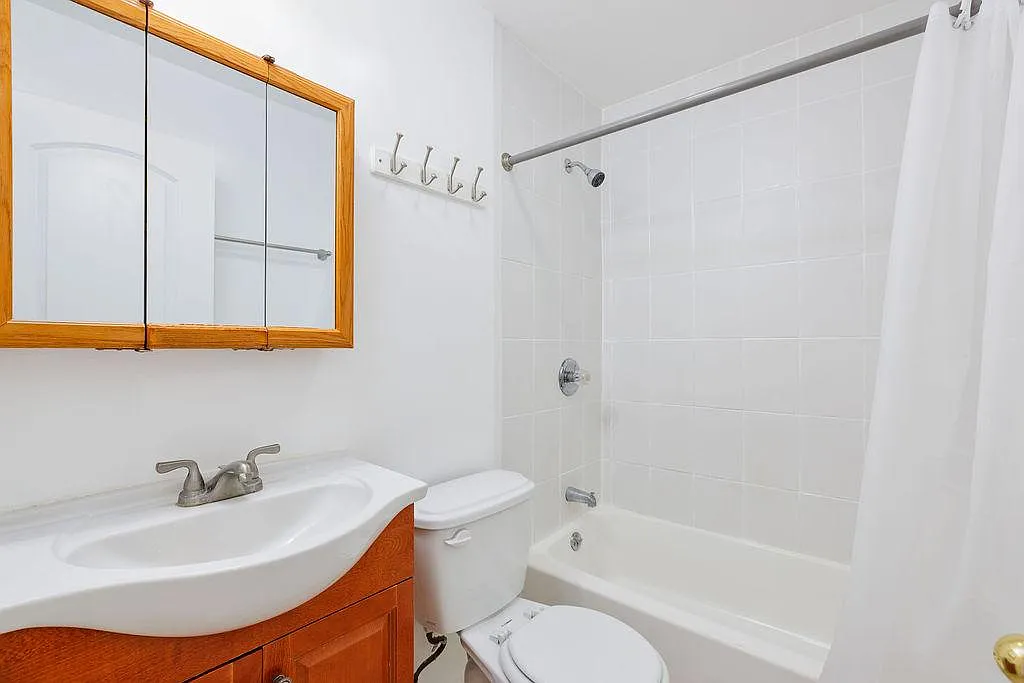 Building Photo - 5161 W Sunset Blvd #6