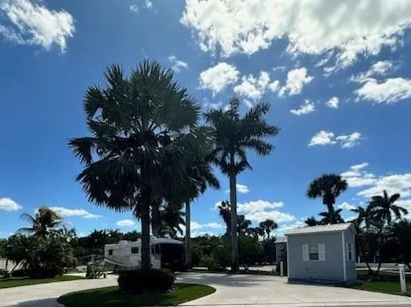 1169 Diamond Lake CIR, NAPLES, FL 34114