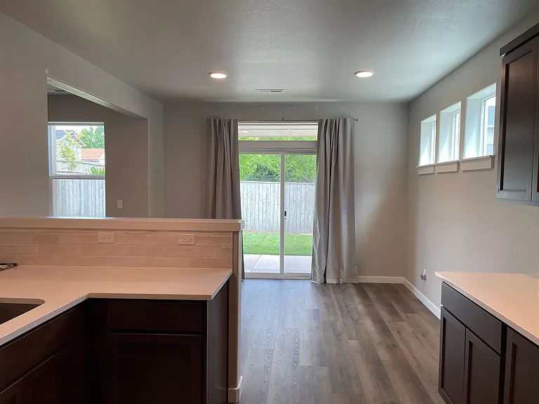1131 Rutherford Dr — Photo 8