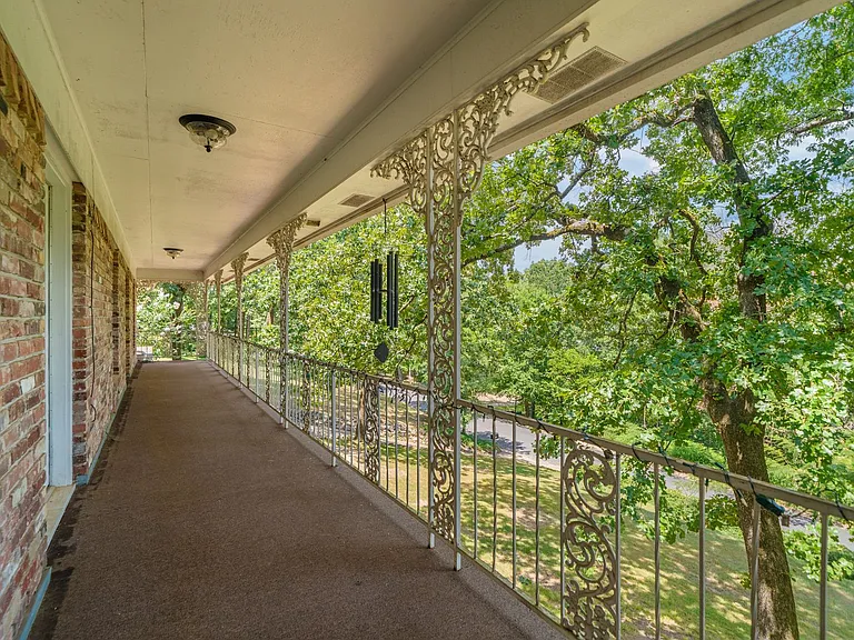 112 Leigh Cir — Photo 34